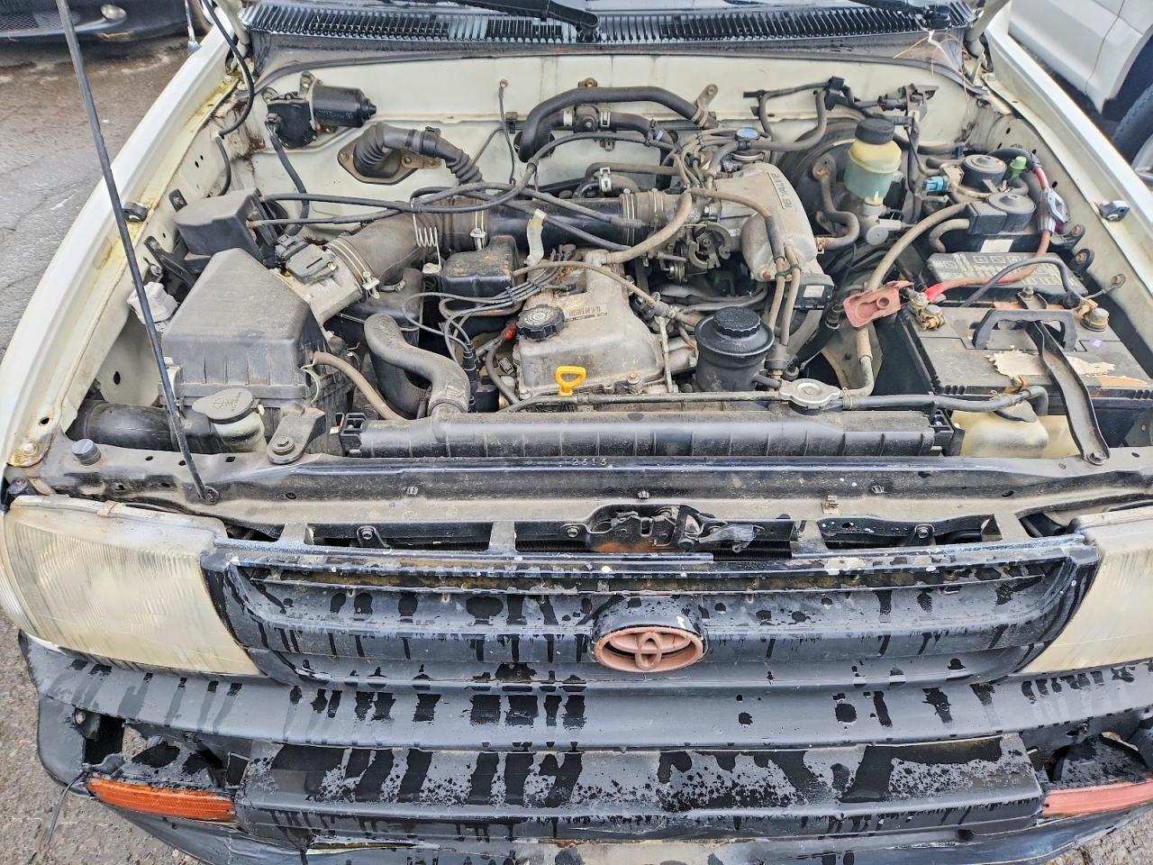 1999 Toyota Tacoma VIN 4TAVL52N9XZ507340 photo 11