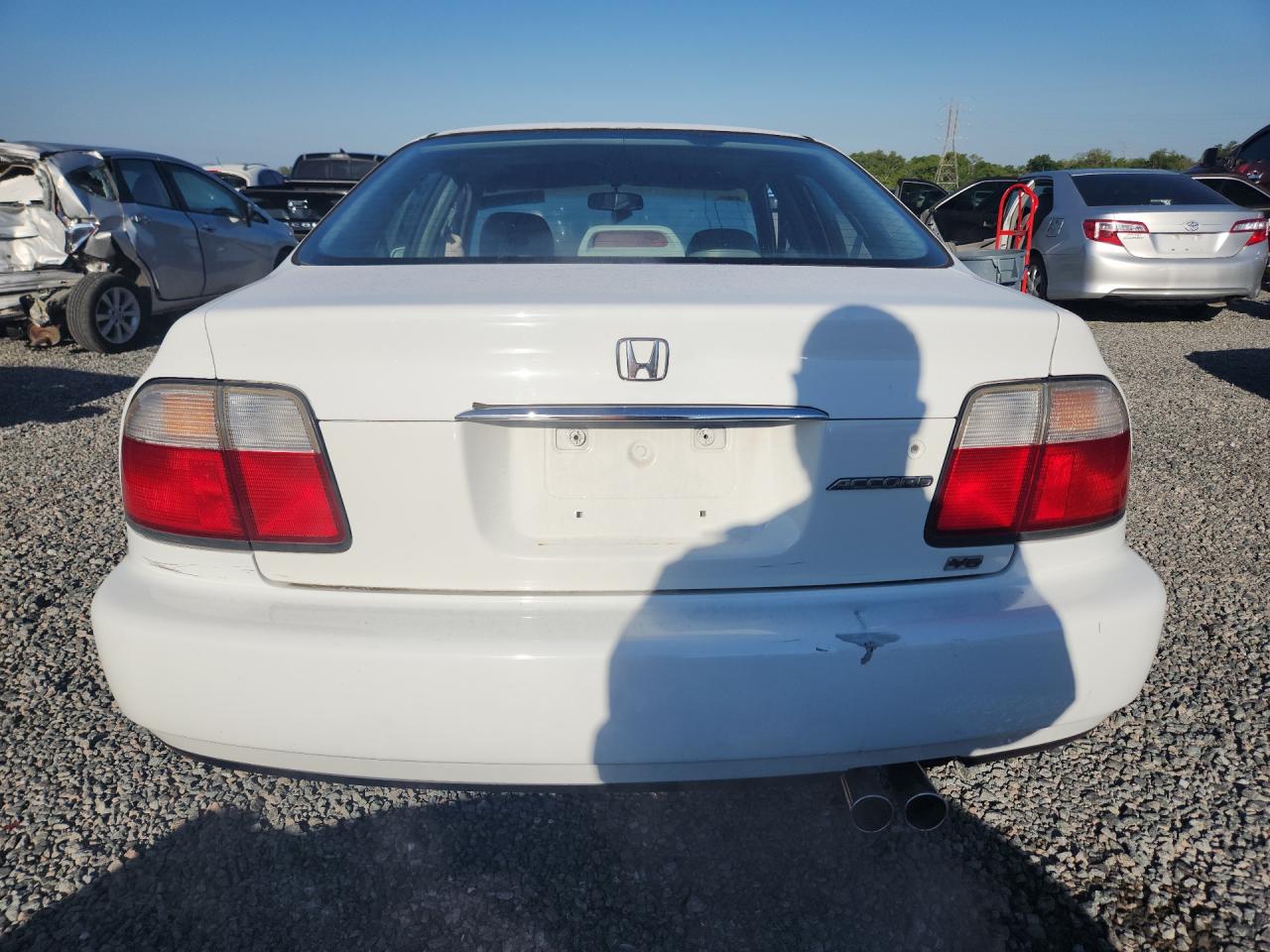 1997 Honda Accord VIN 1HGCE6673VA020042 photo 6