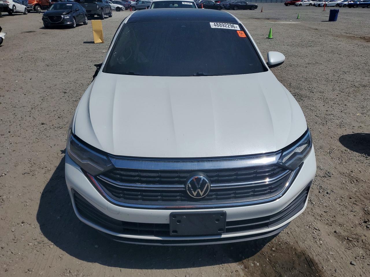 2022 Volkswagen Jetta VIN 3VW7M7BU8NM033390 photo 5