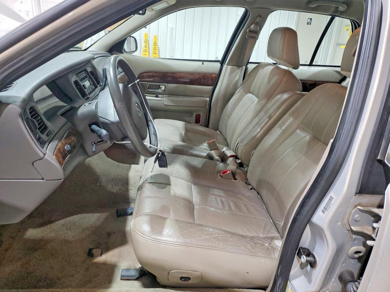2010 Mercury Grmarquis VIN 2MEBM7FV0AX627646 photo 7