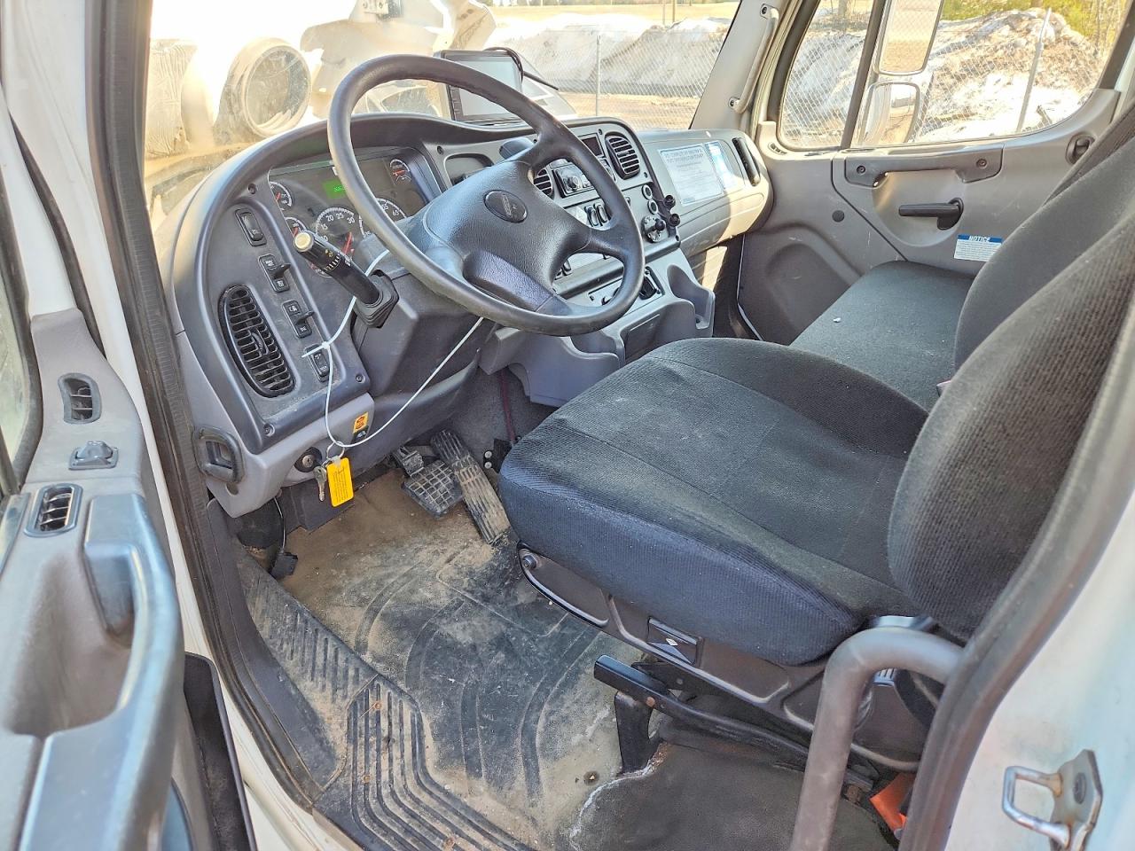 2017 FREIGHTLINER All other VIN 1FVACWDUXHHJB9764 photo 8