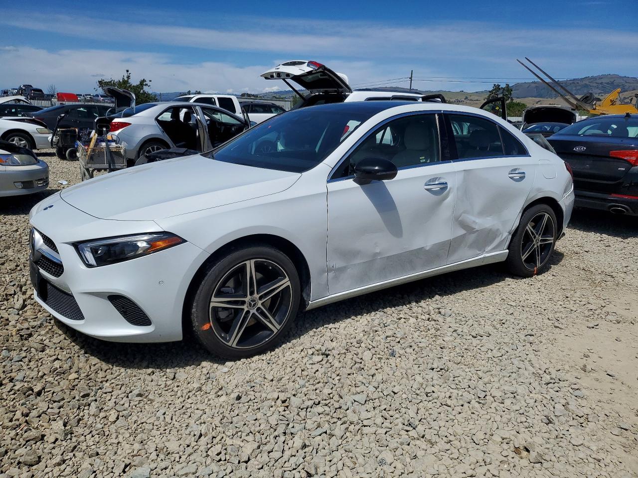 2019 MERCEDES-BENZ A-class VIN WDD3G4EB5KW024763 photo 1