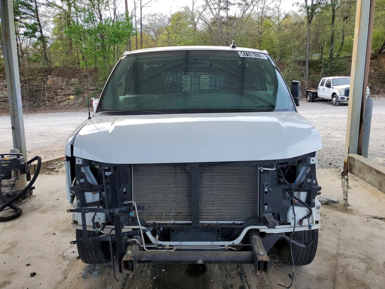 2019 GMC Savana VIN 1GTW7AFG6K1304012 photo 5