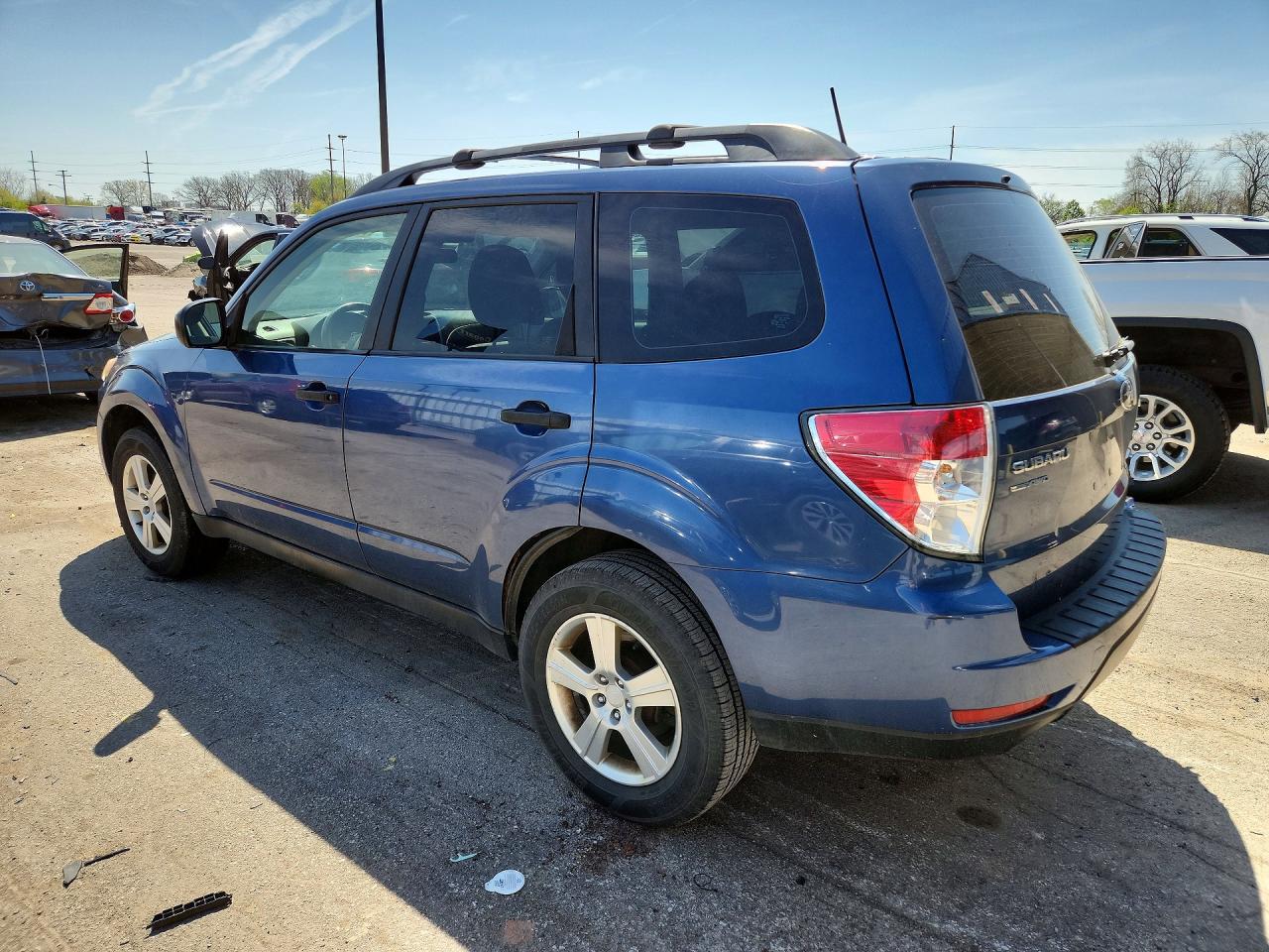 2012 Subaru Forester VIN JF2SHABC6CH447342 photo 2