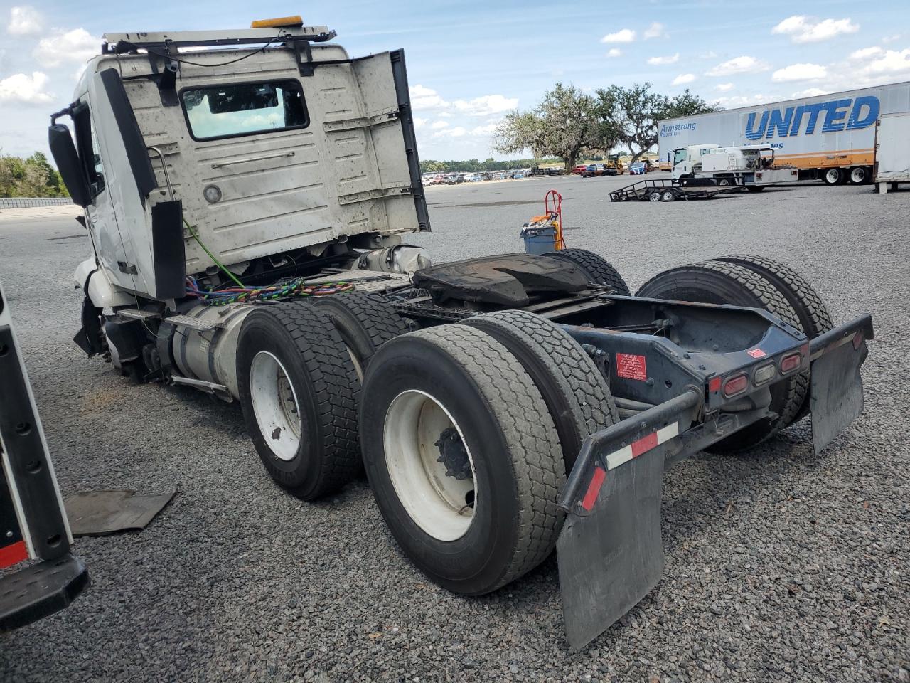 2022 VOLVO Vn VIN 4V4NC9EHXNN312888 photo 3