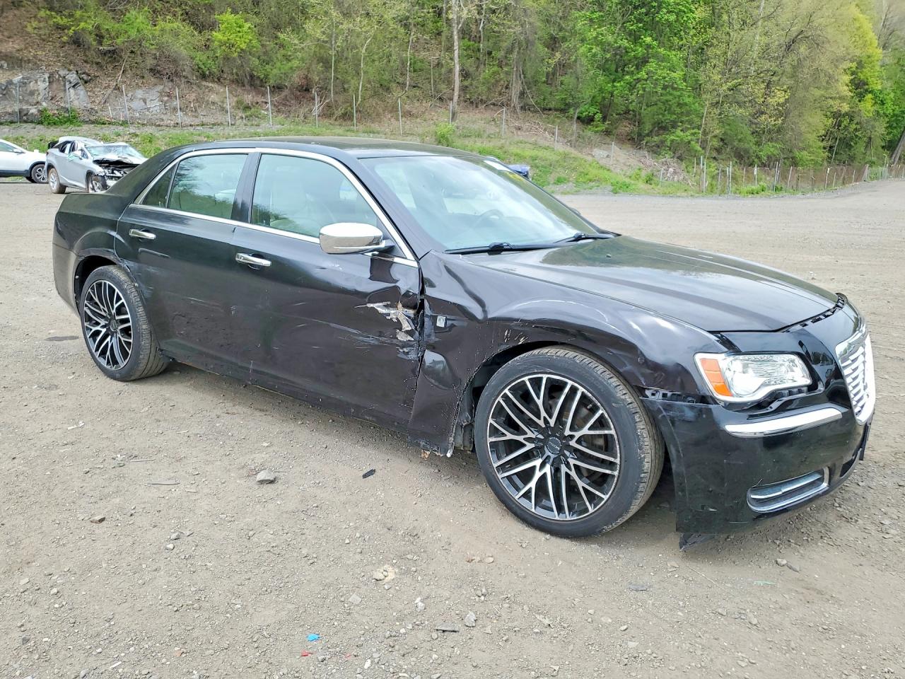 2013 Chrysler 300 VIN 2C3CCAAGXDH743552 photo 4