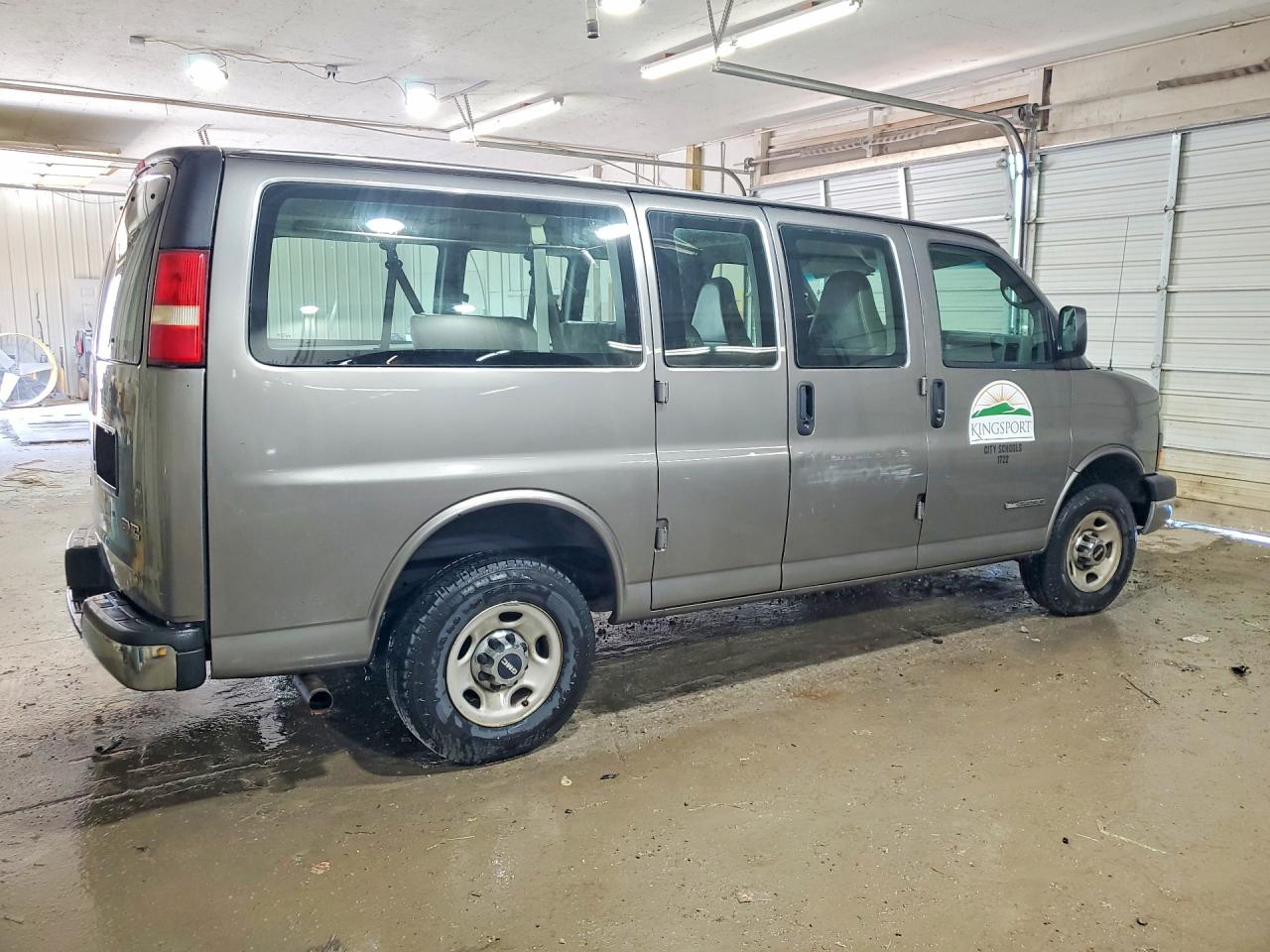 2006 GMC Savana VIN 1GKGG25V961272712 photo 3