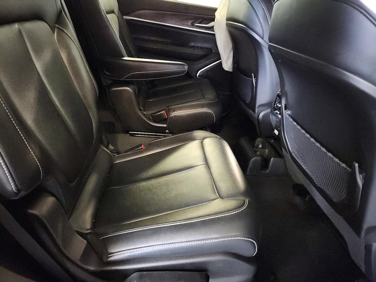 2023 Jeep Cherokee VIN 1C4RJKBG3P8852798 photo 11