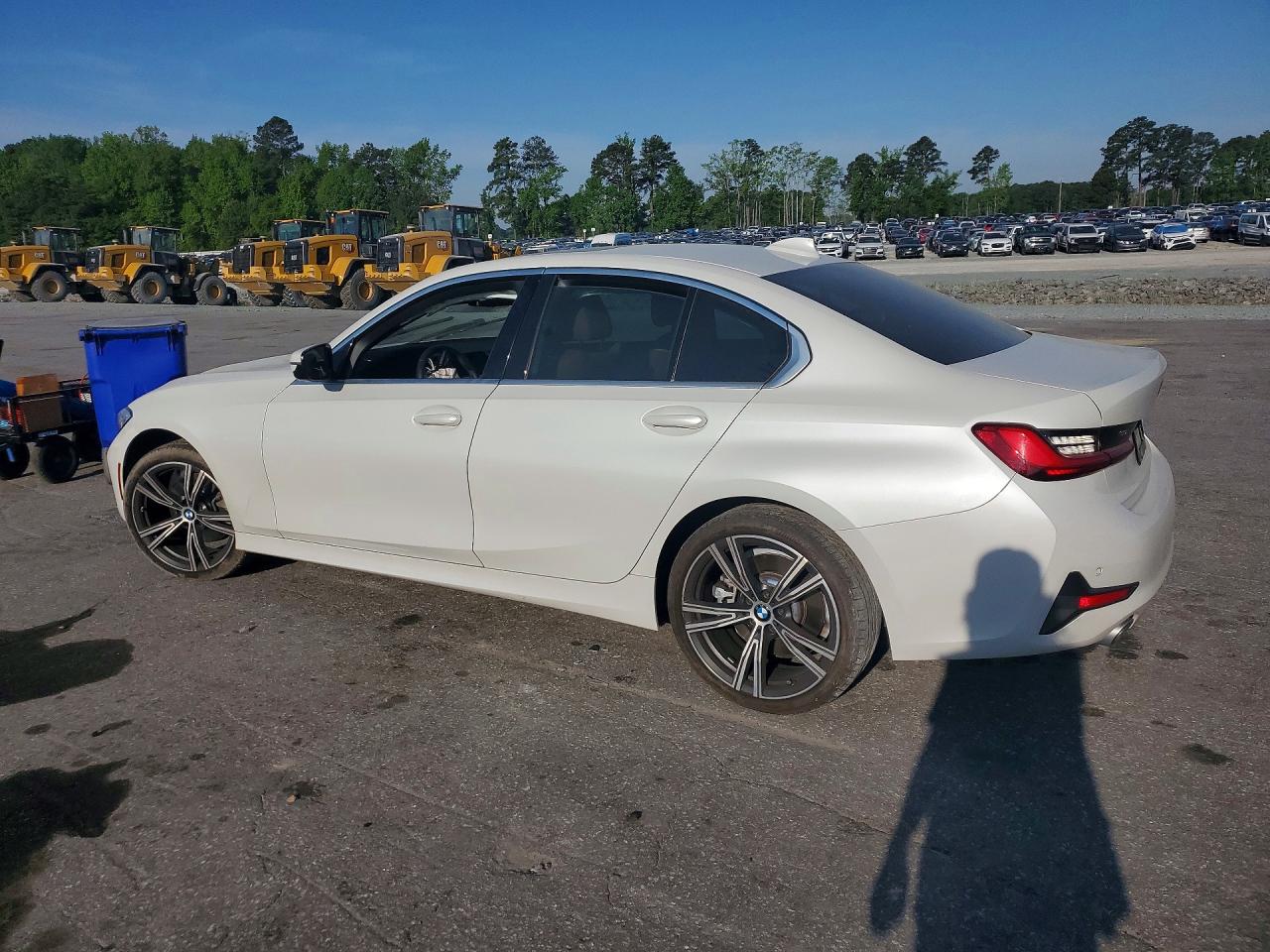 2021 BMW 3 series VIN 3MW5R1J08M8B49863 photo 2