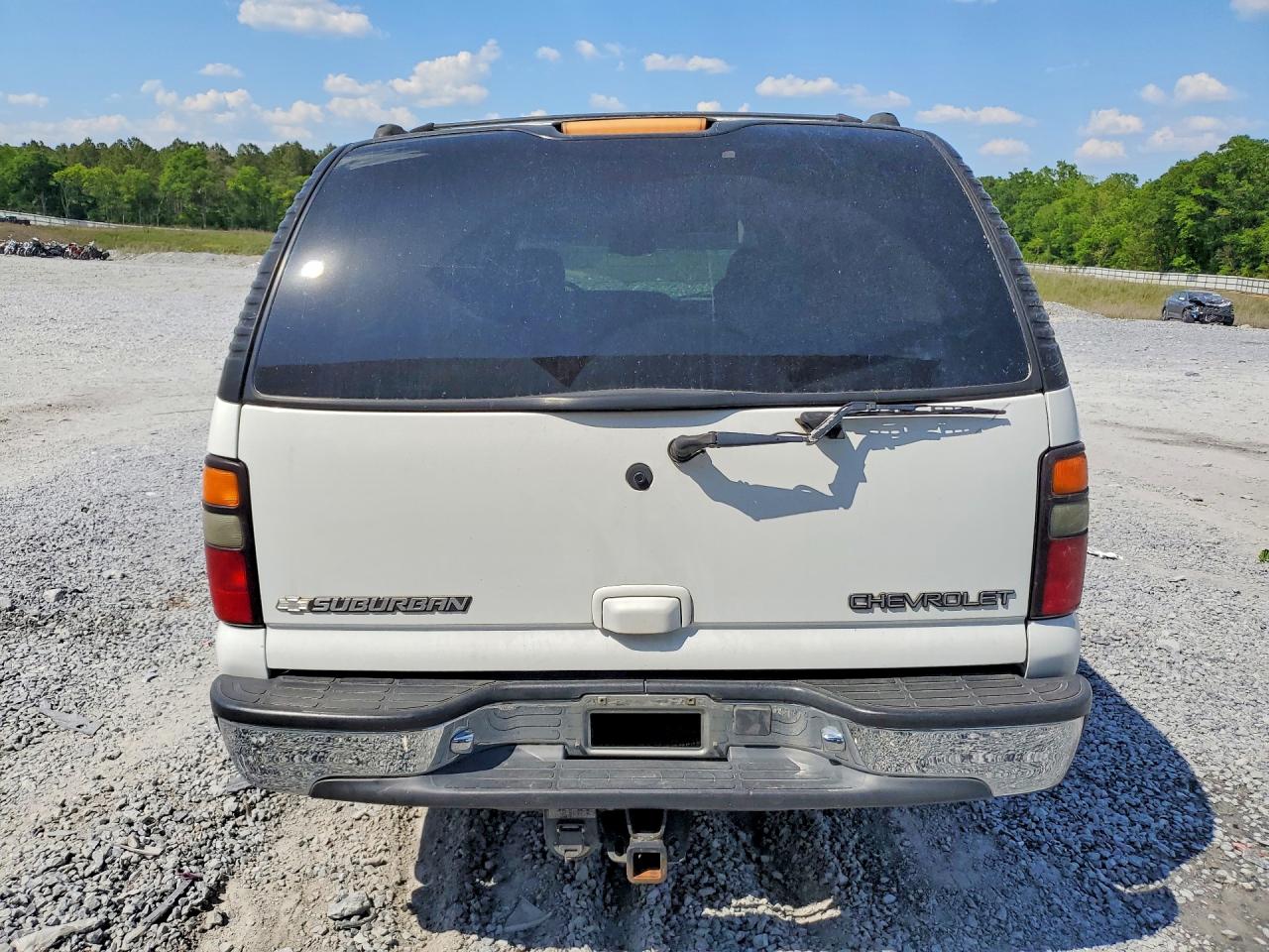 2004 Chevrolet Suburban VIN 1GNEC16Z74J320724 photo 6