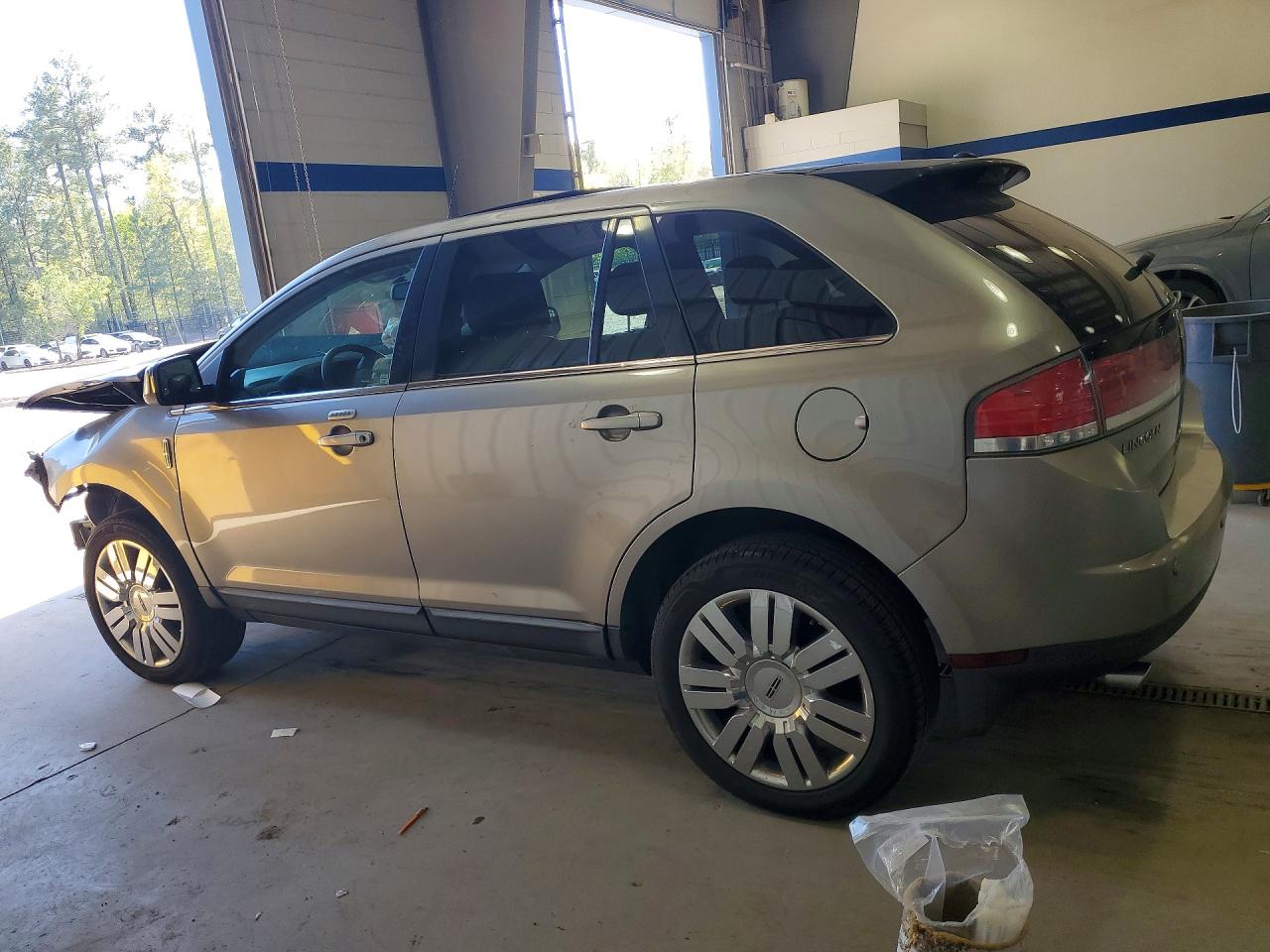 2008 Lincoln Mkx VIN 2LMDU68CX8BJ04318 photo 2