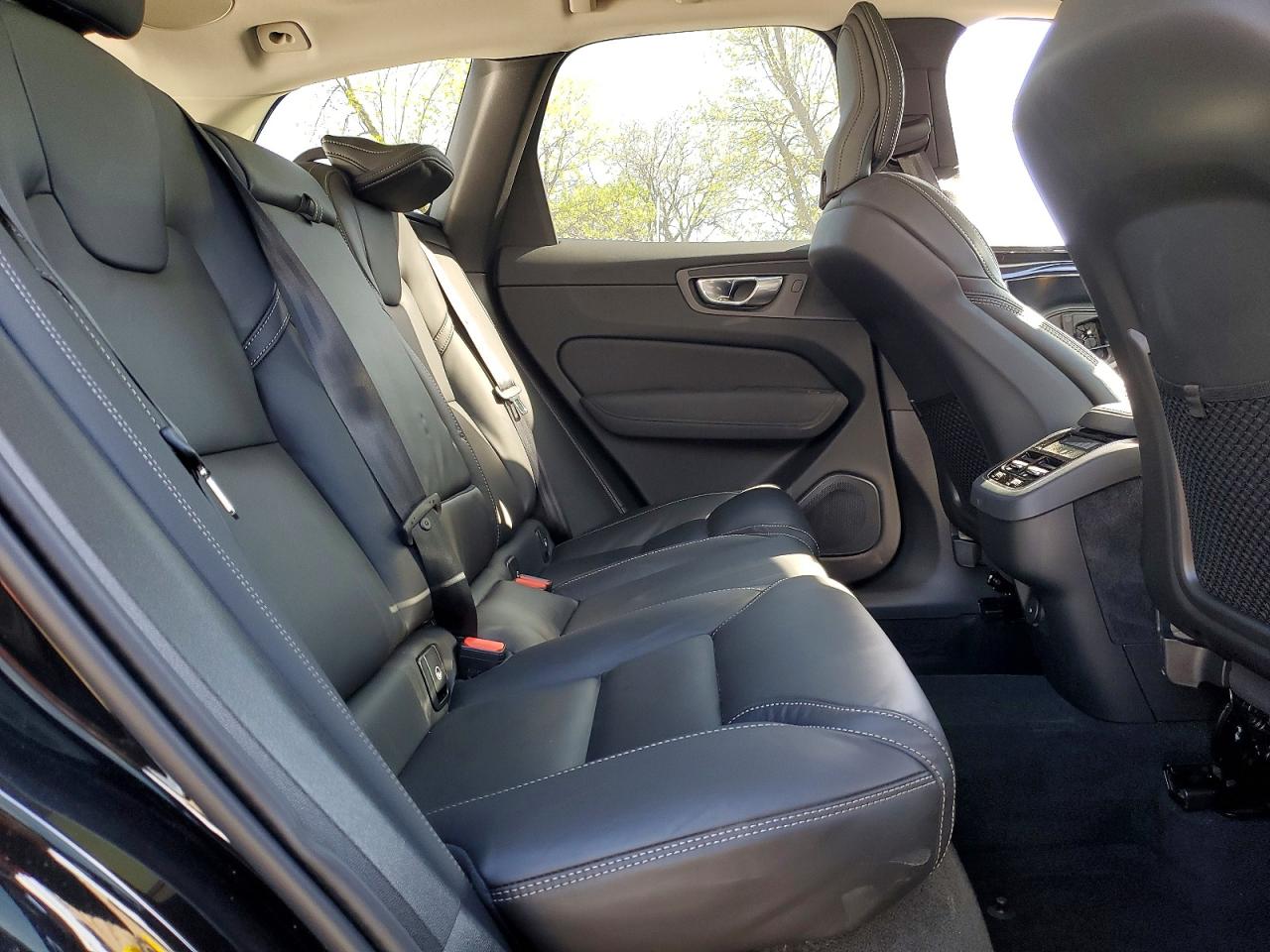 2026 Volvo Xc60 VIN YV4M12RM8T1414428 photo 10