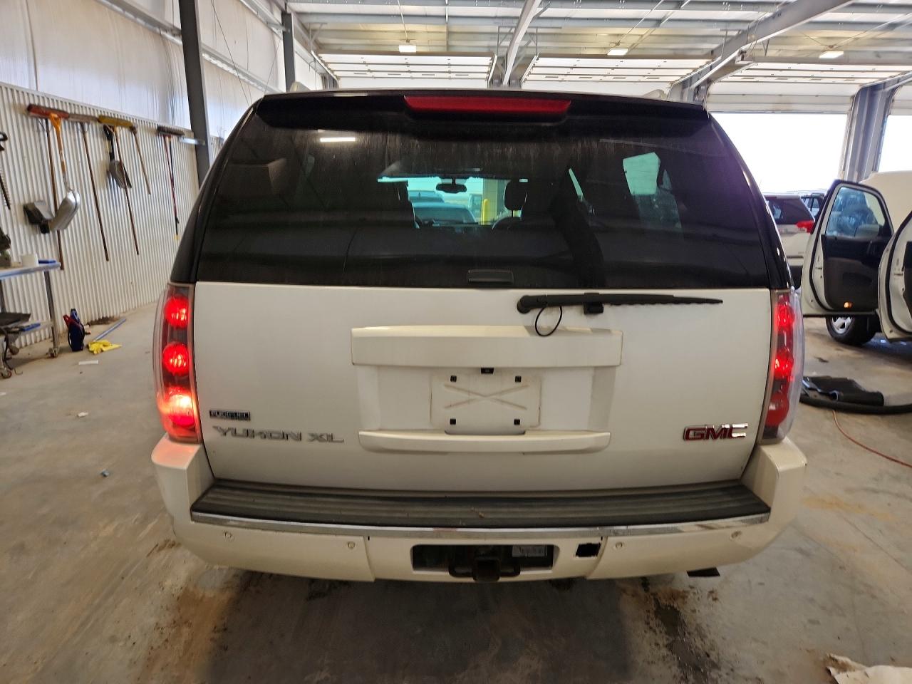 2011 GMC Yukon VIN 1GKS2MEFXBR254938 photo 6