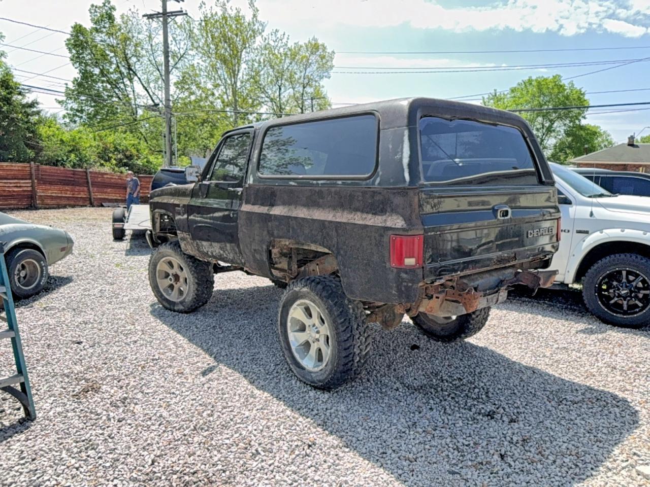 1988 Chevrolet Blazer VIN 1GNEV18K7JF186175 photo 3
