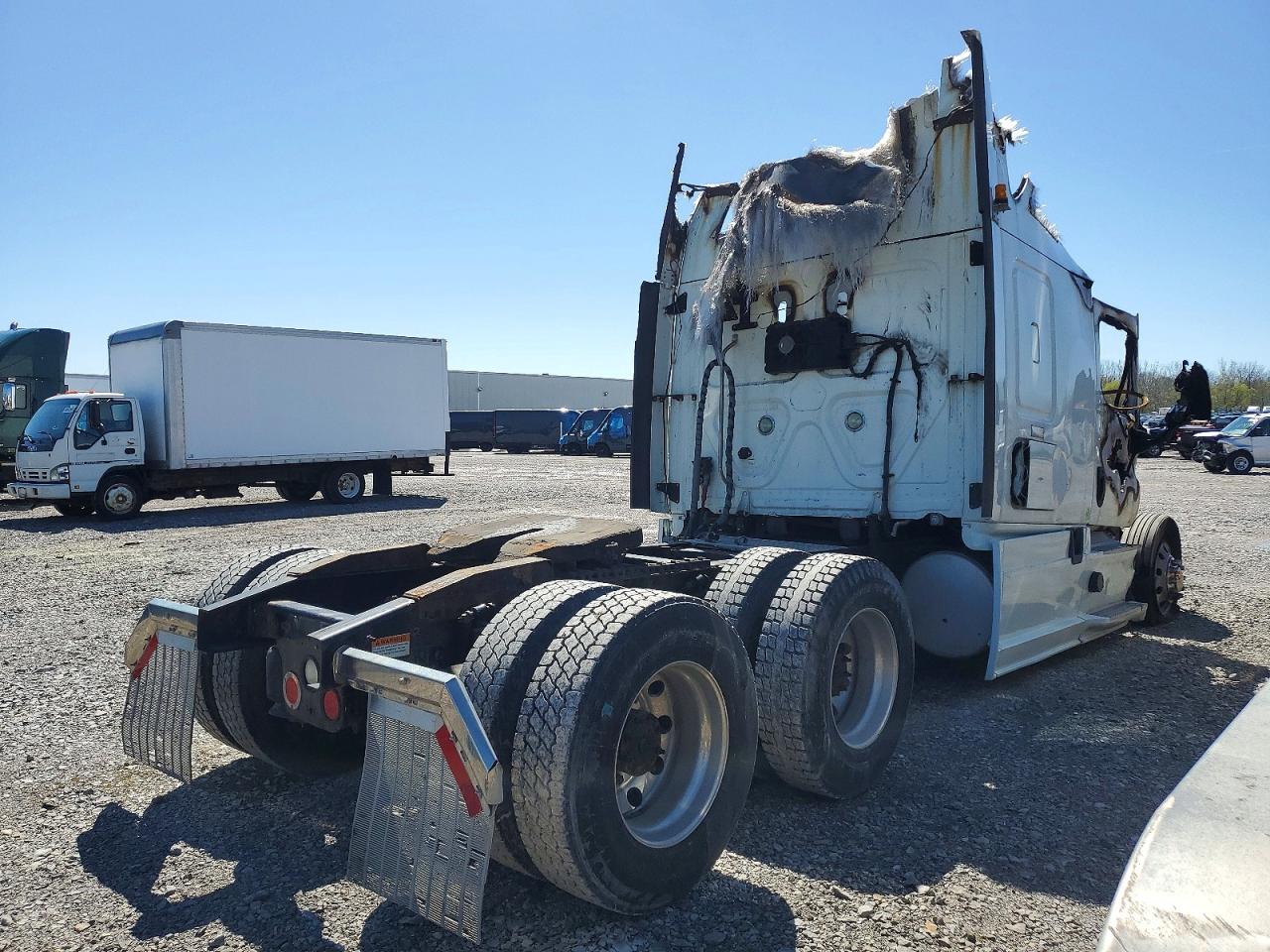 2017 FREIGHTLINER All other VIN 1FUJGLDR0HLJF8069 photo 4