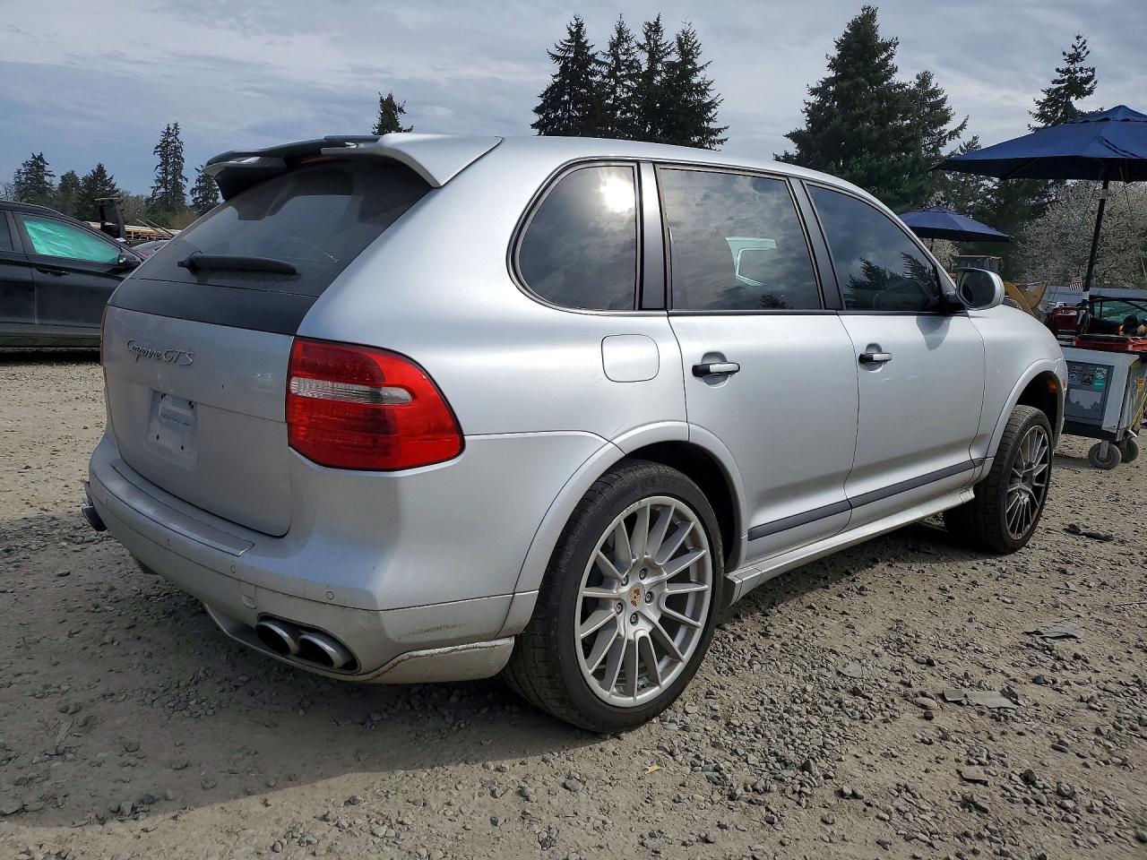 2010 Porsche Cayenne VIN WP1AD2APXALA61550 photo 3