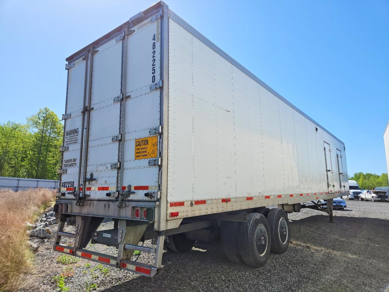 2015 UTILITY All models VIN 1UYVS248XFM408343 photo 4