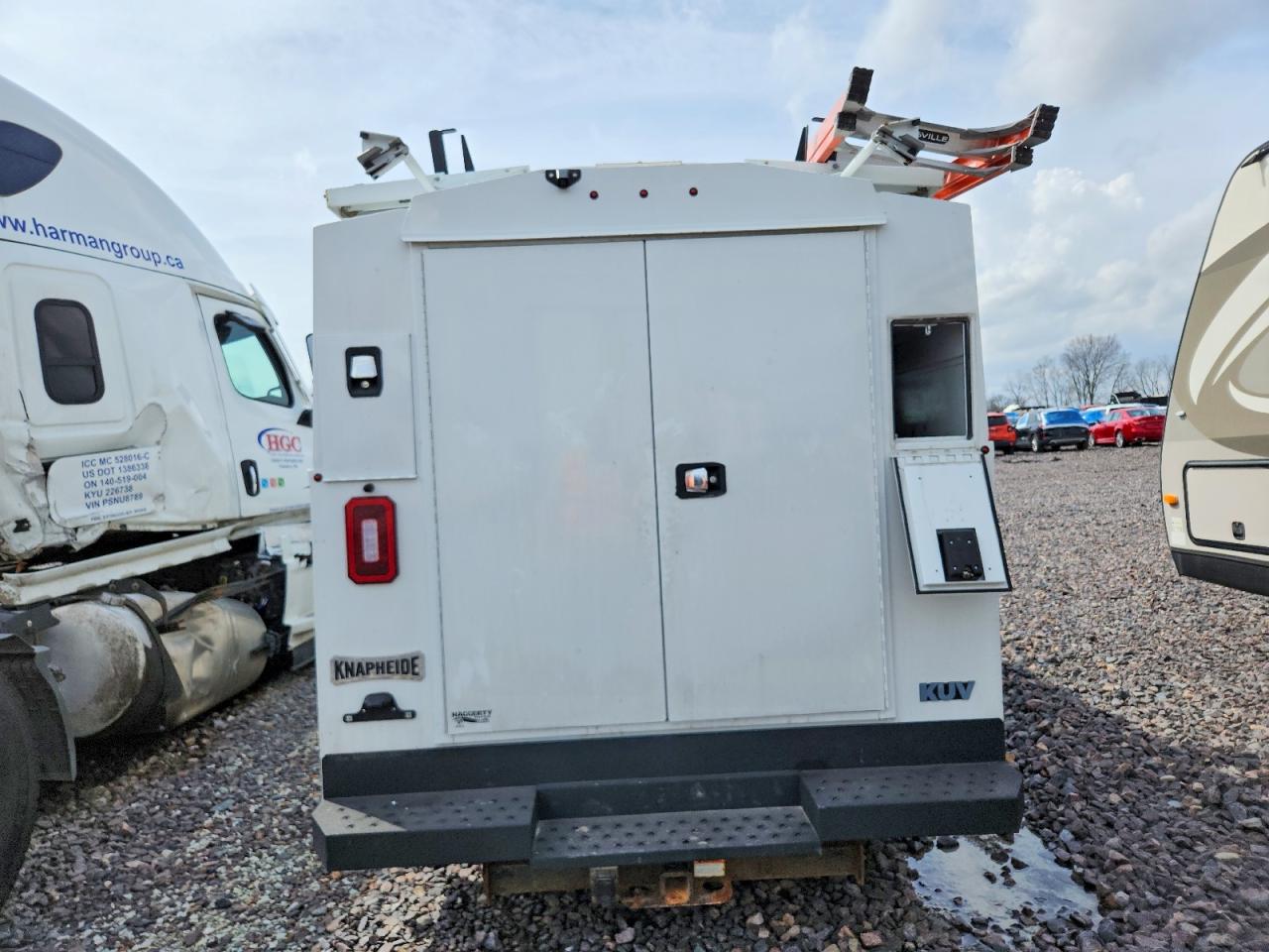 2023 GMC Savana VIN 1GD07RF73P1104826 photo 10