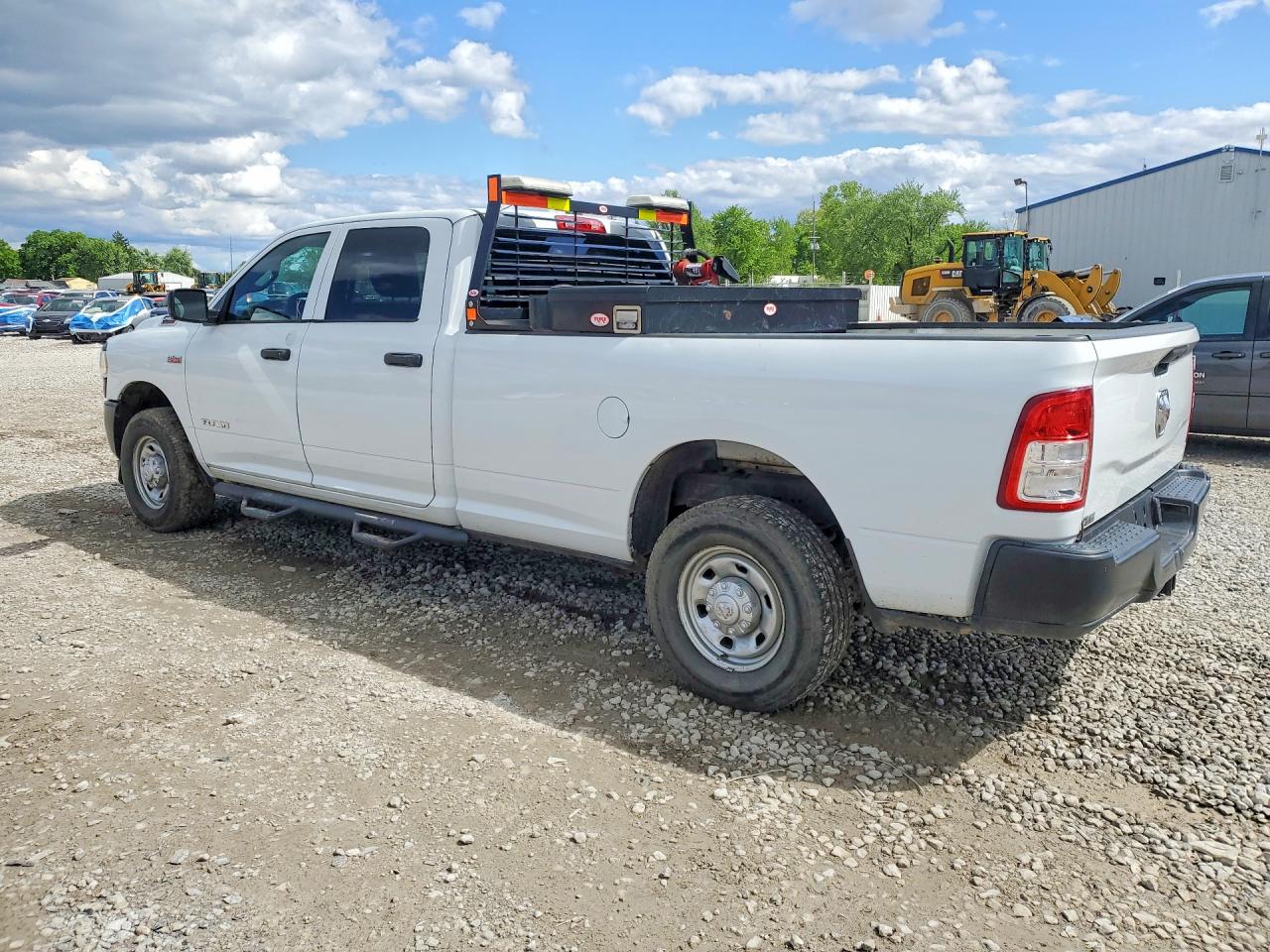 2021 RAM 2500 VIN 3C6UR4HJ8MG648397 photo 2