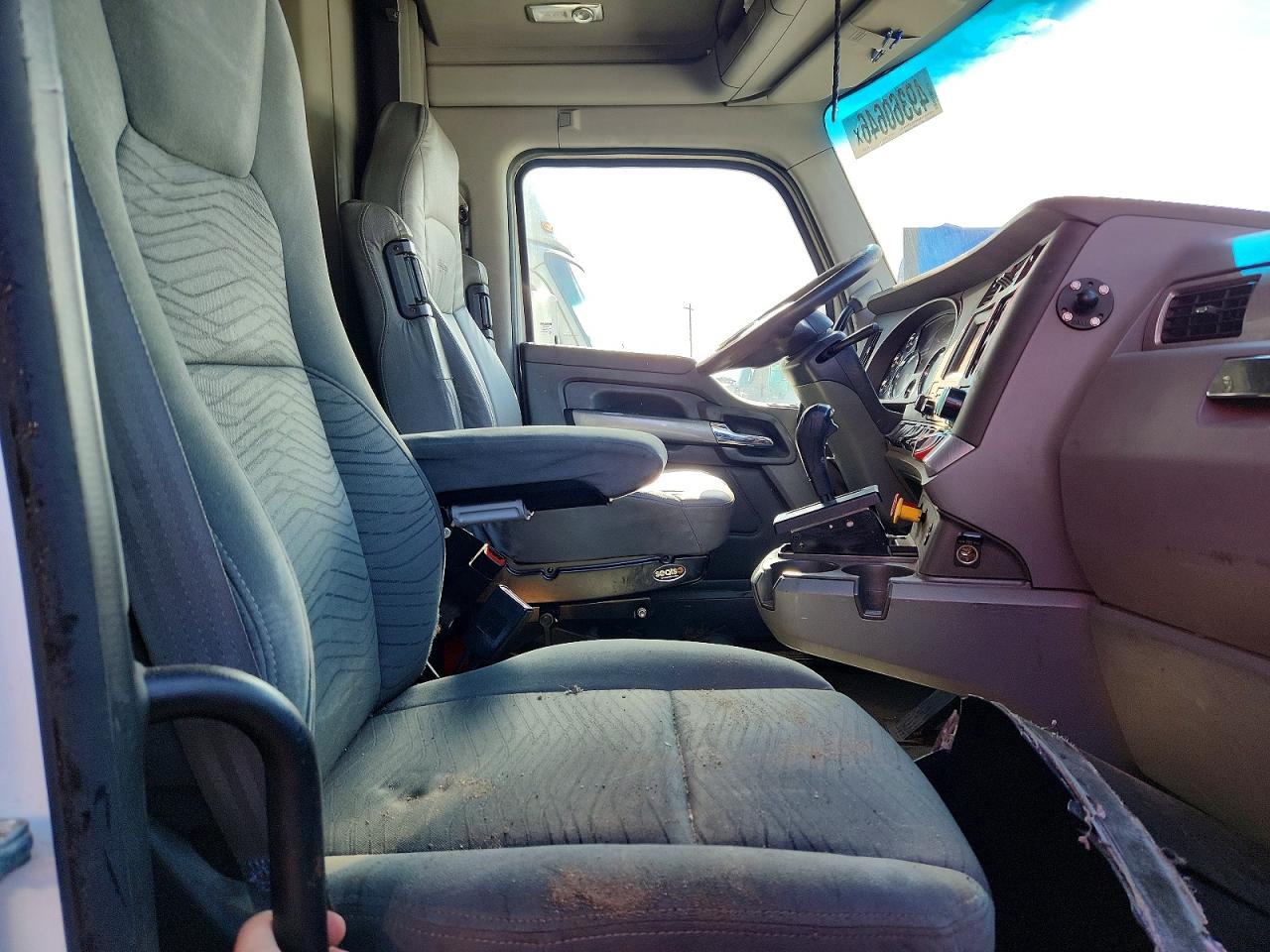 2015 KENWORTH T680 VIN 1XKYD49X5FJ463158 photo 5