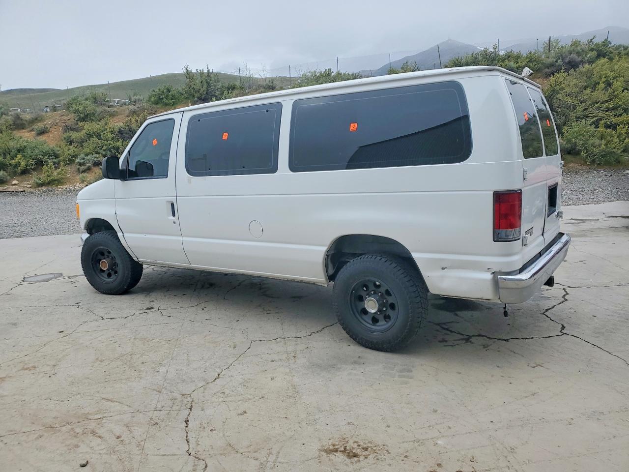 2006 Ford Econoline VIN 1FBNE31S26HA13744 photo 2