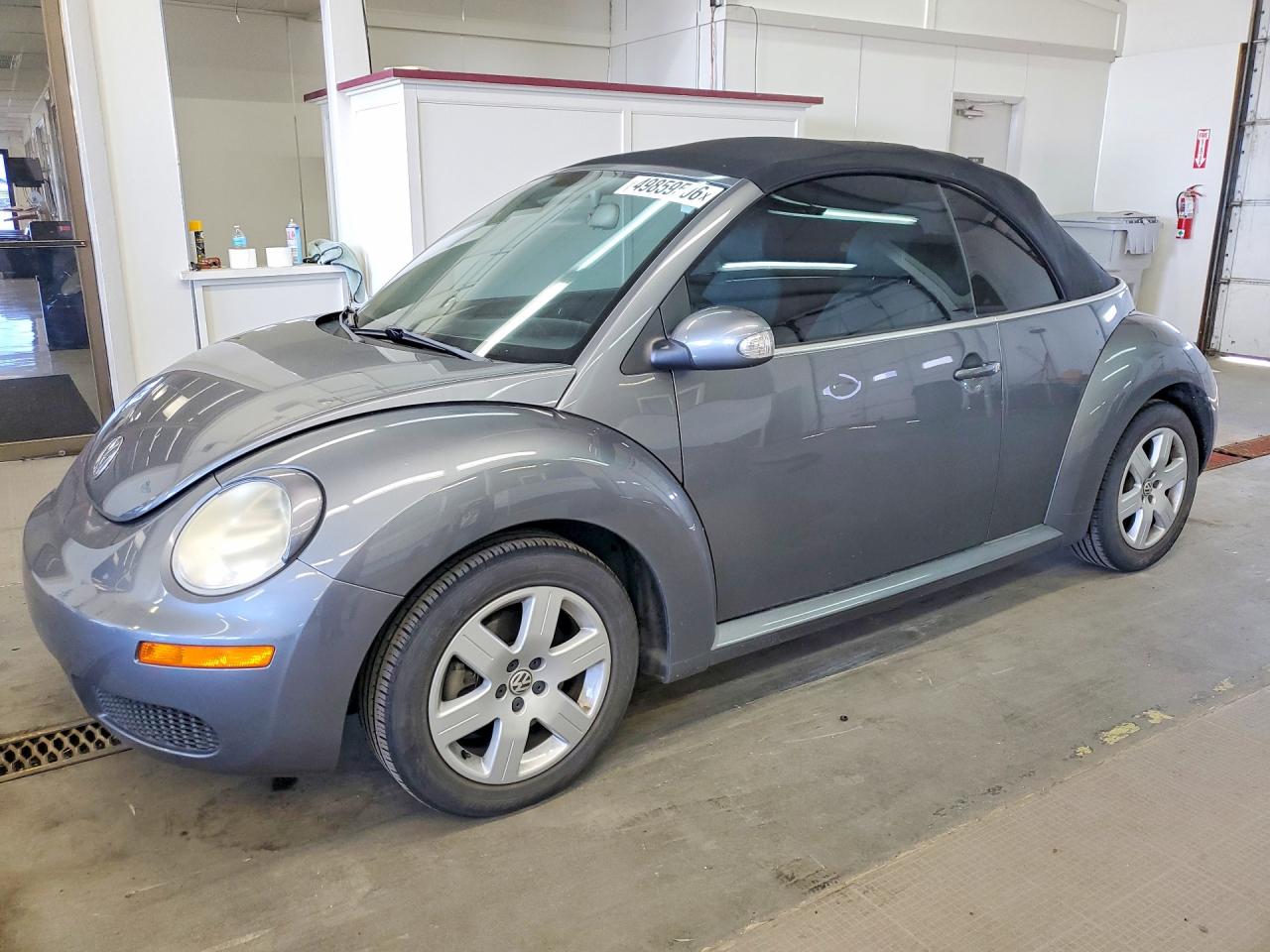 2007 Volkswagen Beetle VIN 3VWPF31Y67M400748 photo 1