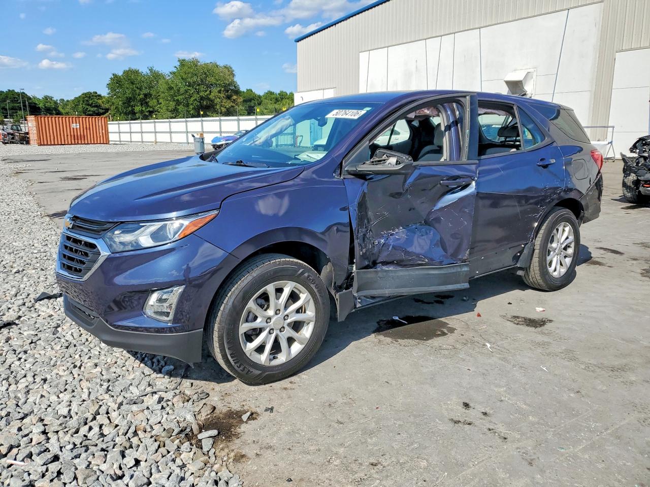 2018 Chevrolet Equinox VIN 3GNAXREV3JS523023 photo 1