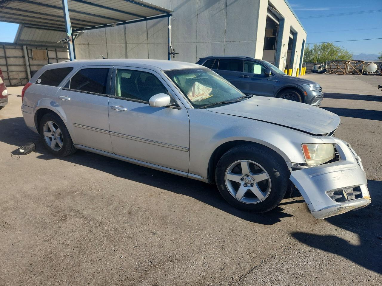2008 DODGE Magnum VIN 2D4FV37VX8H242531 photo 4
