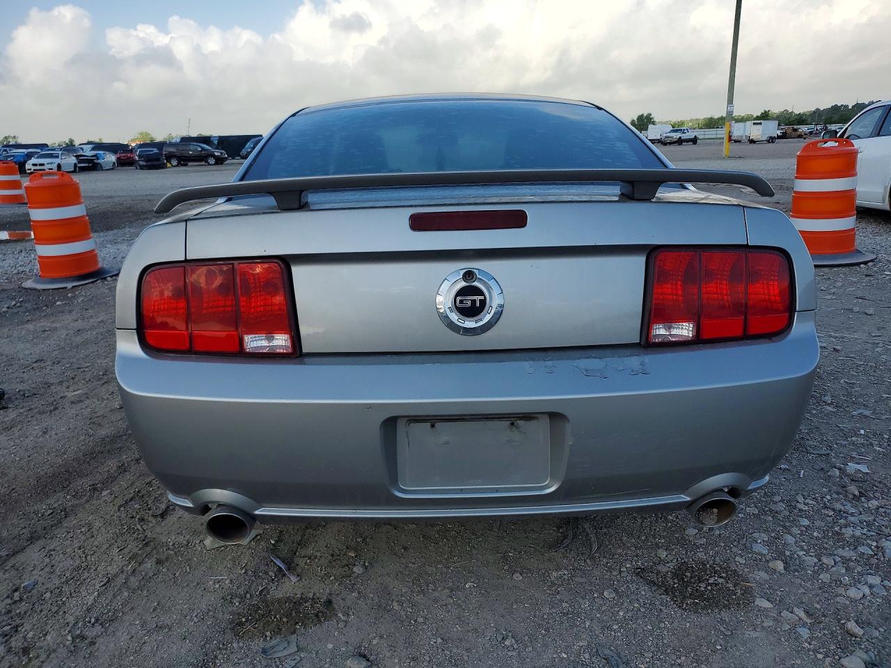 2008 Ford Mustang VIN 1ZVHT82H485176413 photo 6