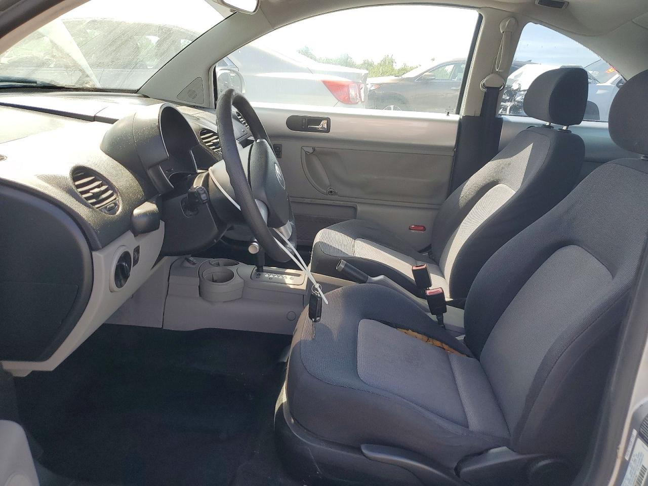 2004 Volkswagen Beetle VIN 3VWBK21C34M402781 photo 7