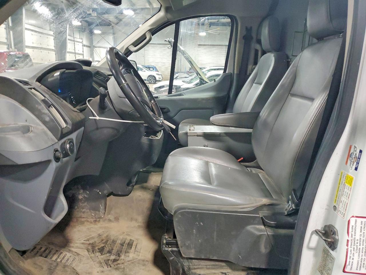 2017 Ford Transit VIN 1FTYR1YM8HKB33224 photo 7