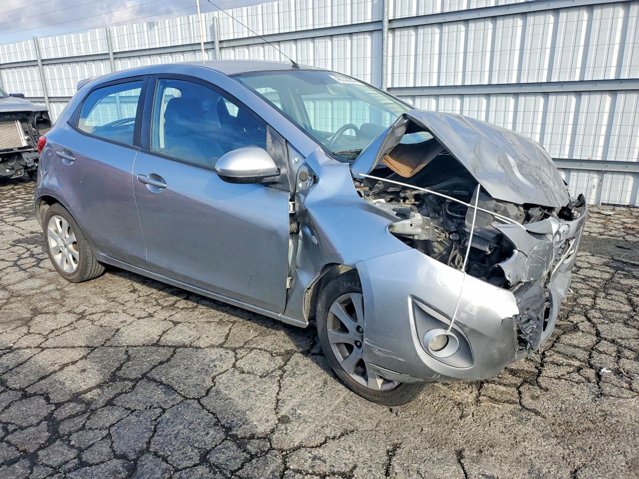 2013 Mazda 2 VIN JM1DE1LY7D0161395 photo 4
