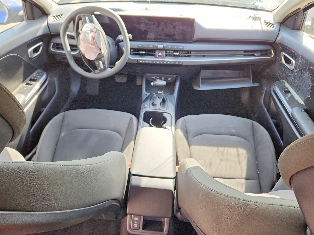 2026 KIA All other VIN 3KPFT4DE4TE266759 photo 8