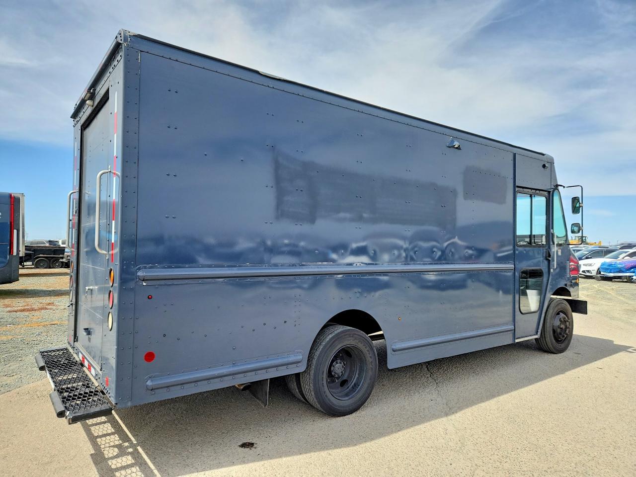 2020 FREIGHTLINER All other VIN 4UZAC2EAXLCLZ7160 photo 3