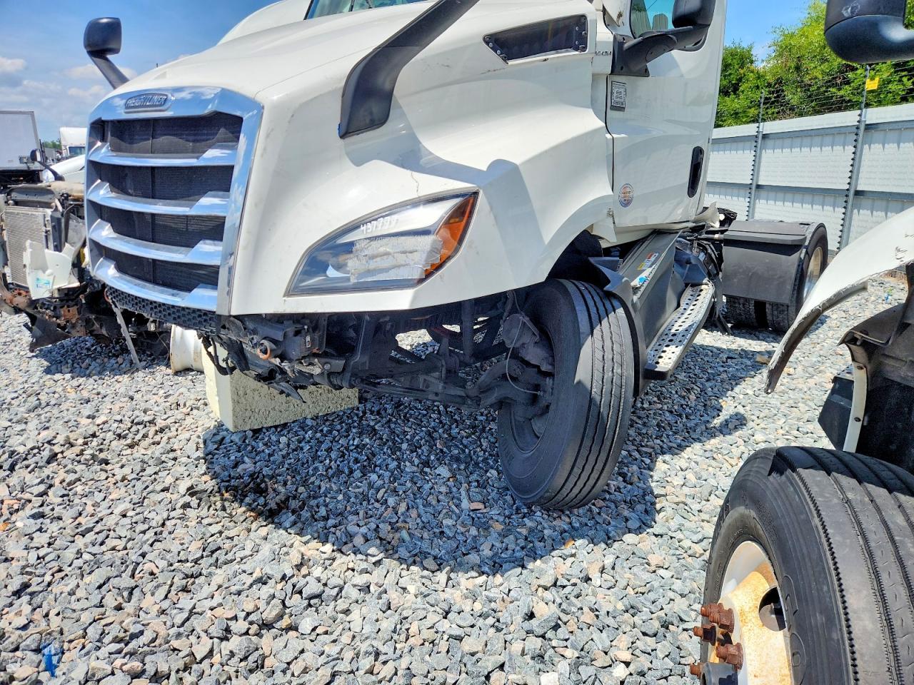2024 FREIGHTLINER All other VIN 3AKBHSDV8RSVH6295 photo 9