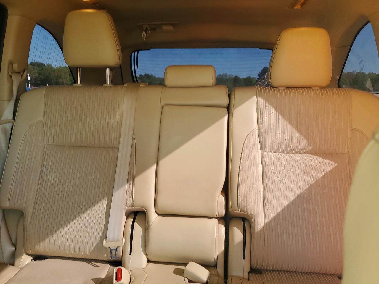 2019 Toyota Highlander VIN 5TDBZRFH7KS700663 photo 10