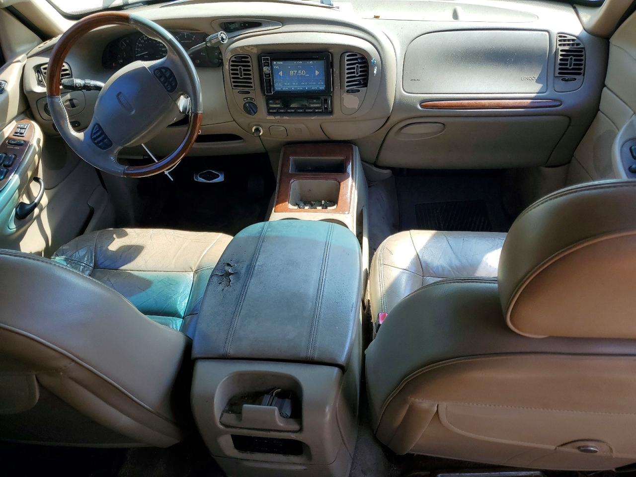 2000 Lincoln Navigator VIN 5LMPU28A9YLJ00290 photo 8
