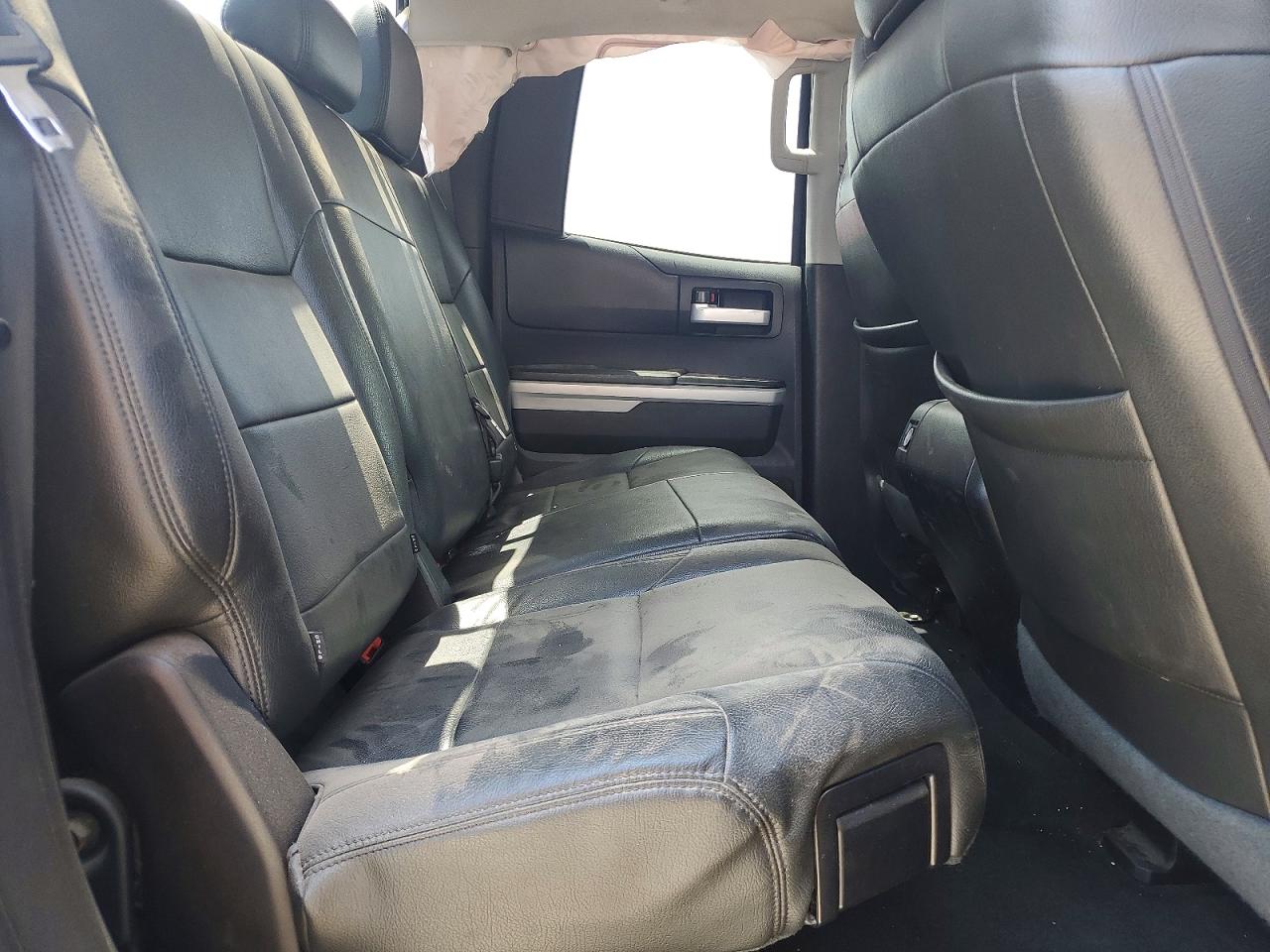 2016 Toyota Tundra VIN 5TFRM5F12GX105410 photo 10