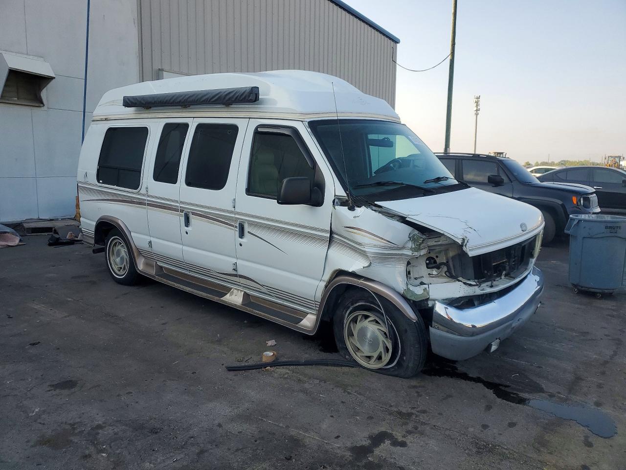 1999 Ford Econoline VIN 1FDRE14W1XHB18918 photo 4