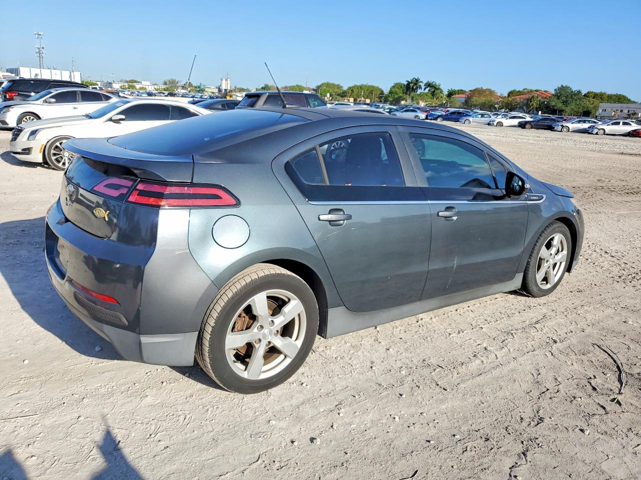 2013 CHEV Volt VIN 1G1RA6E47DU144932 photo 3
