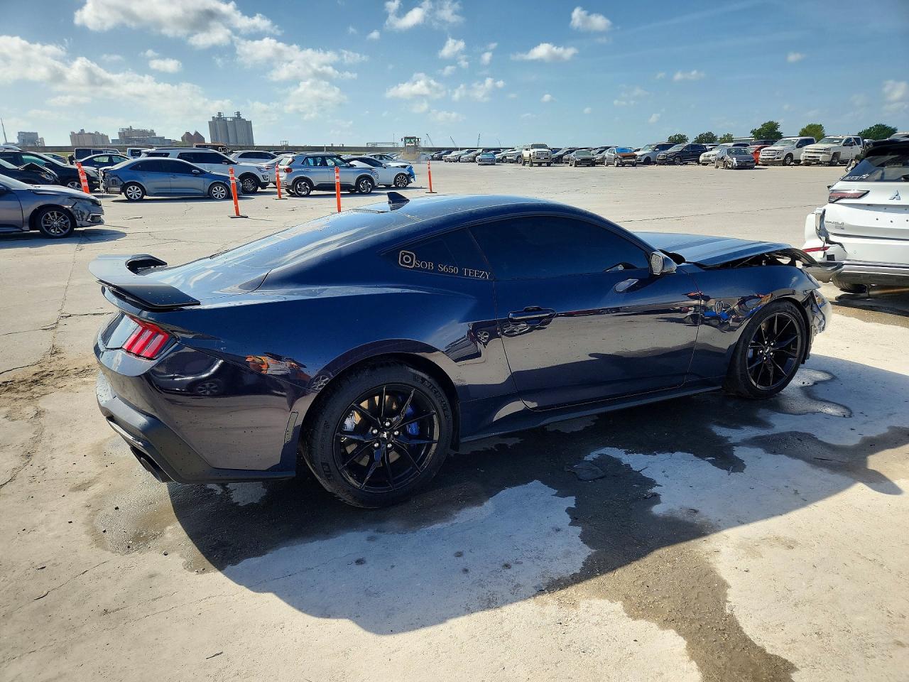 2024 Ford Mustang VIN 1FA6P8R09R5502616 photo 3