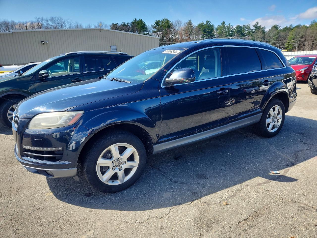 2011 Audi Q7 VIN WA1LGAFE5BD010000 photo 1