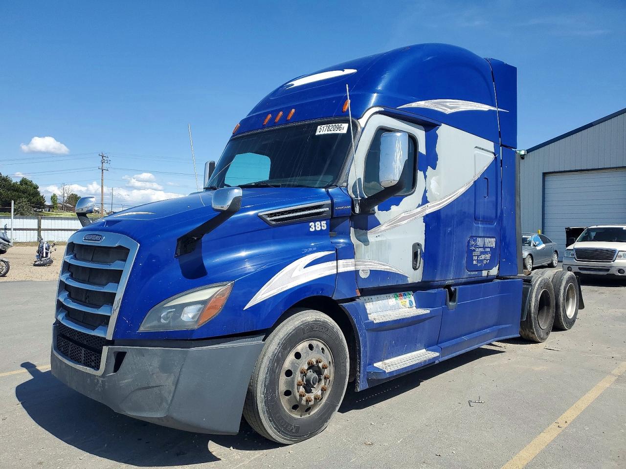 2018 FREIGHTLINER All other VIN 3AKJHHDR0JSJW5385 photo 2