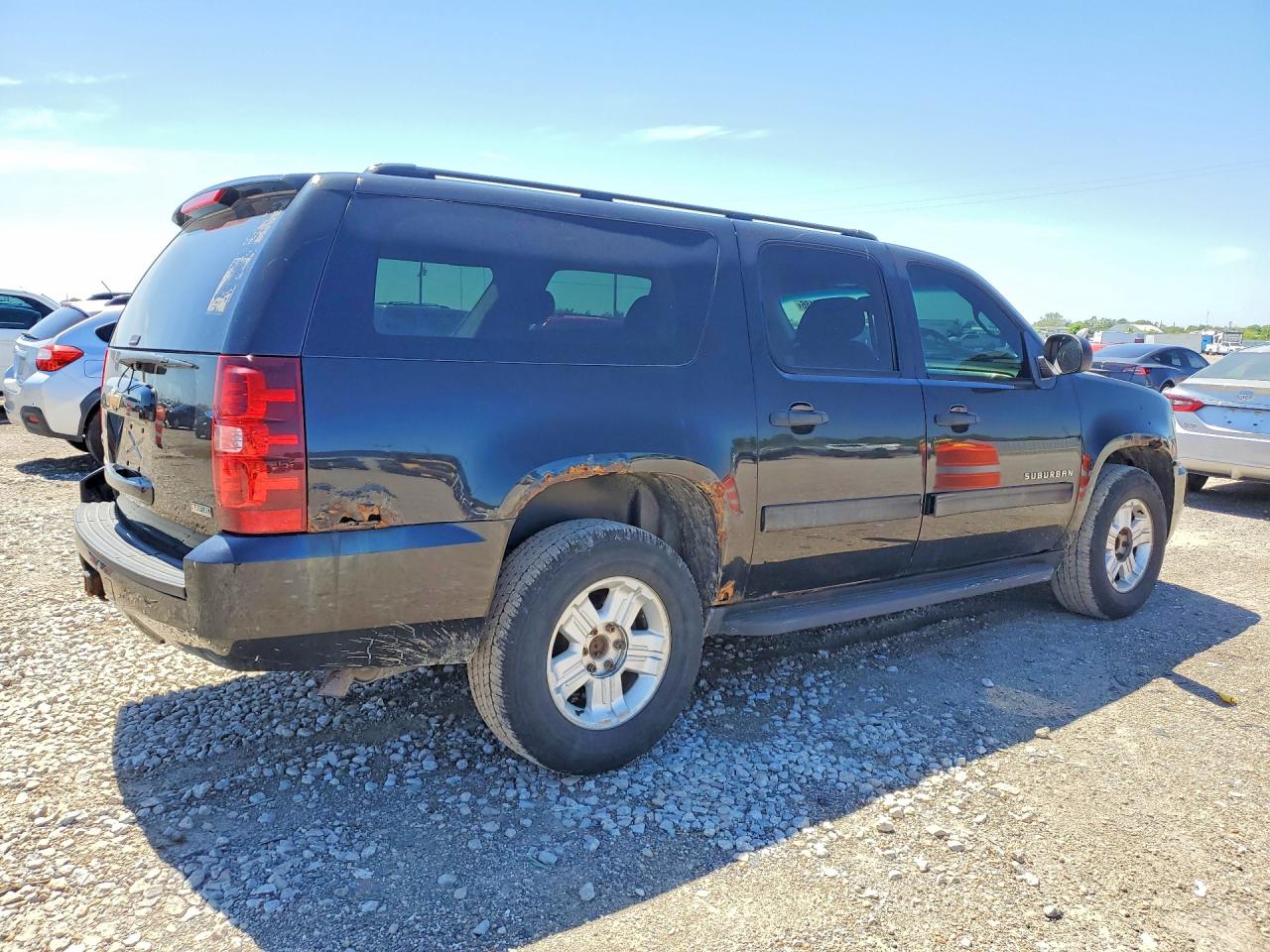 2010 CHEVROLET Suburban VIN 1GNUKHE31AR225576 photo 3