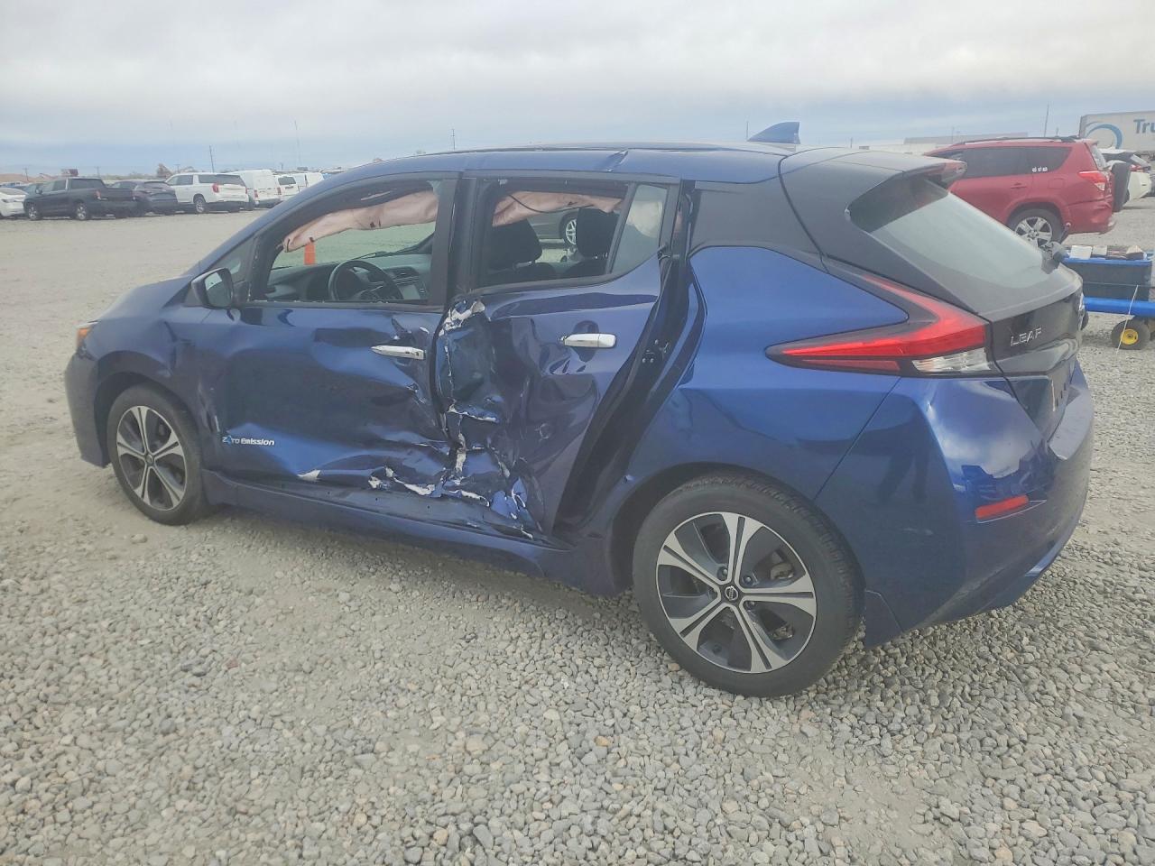 2019 Nissan Leaf VIN 1N4BZ1CP1KC319136 photo 2