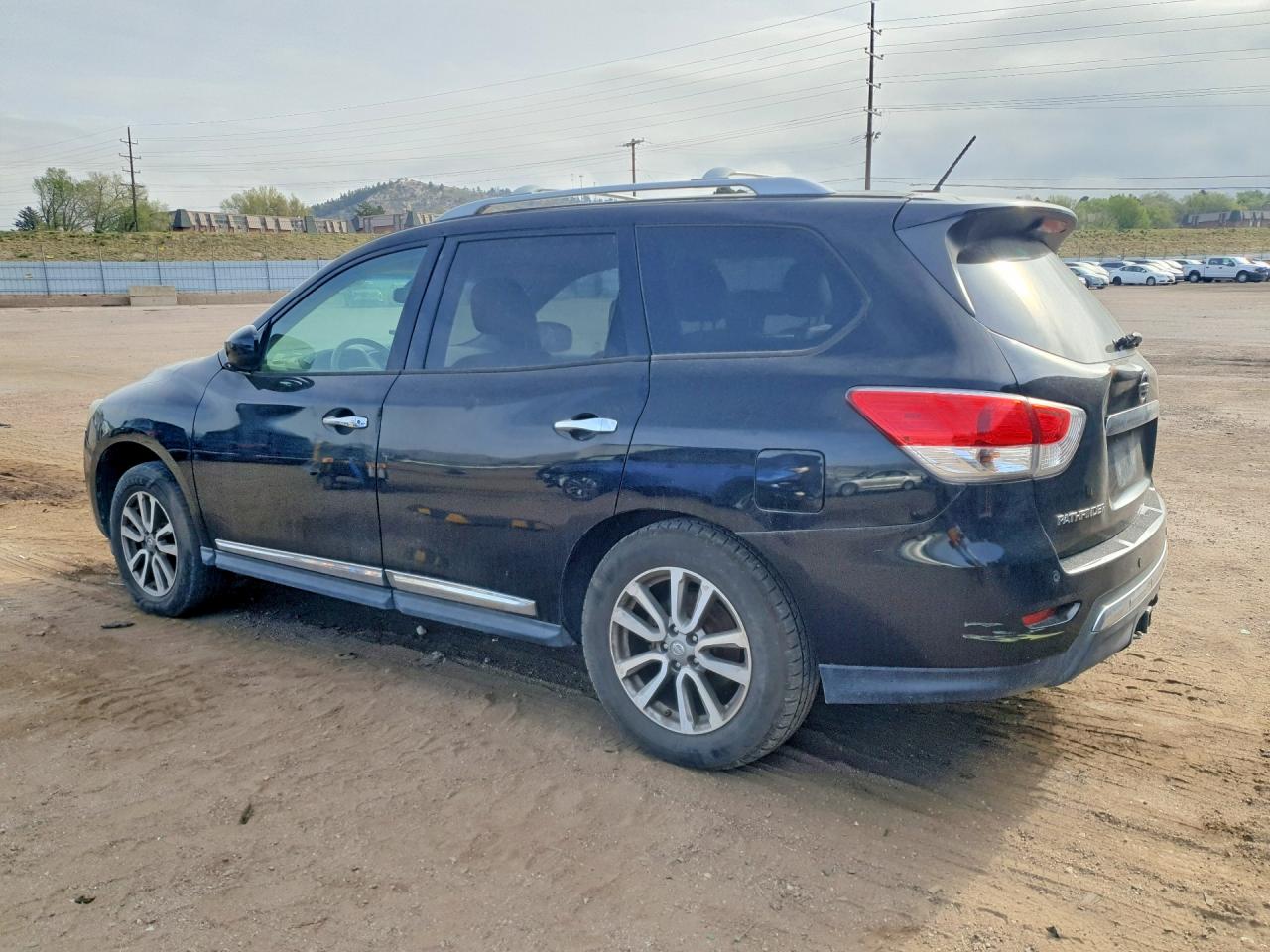 2013 NISS Pathfinder VIN 5N1AR2MM0DC610953 photo 2