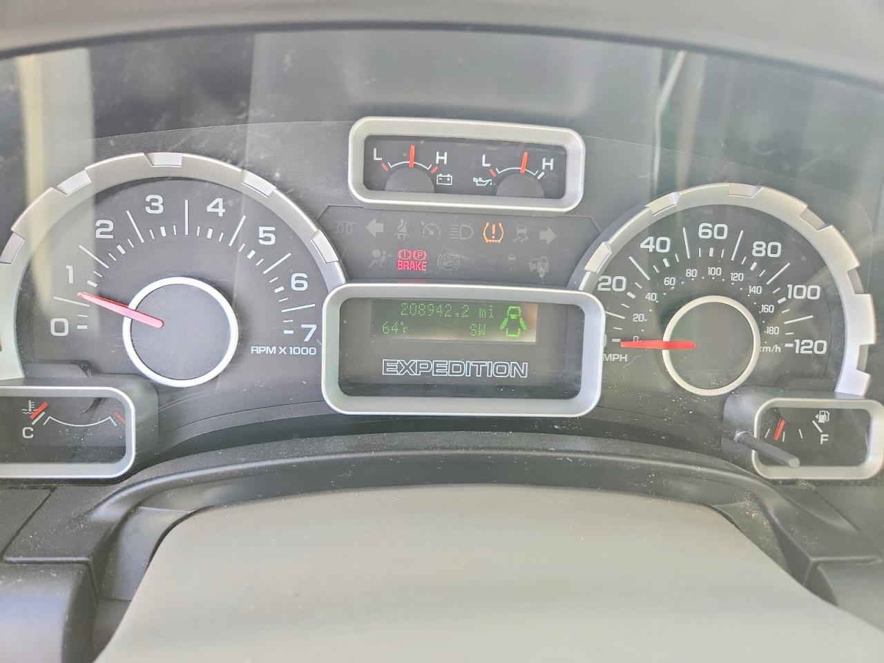 2014 Ford Expedition VIN 1FMJK1G5XEEF51287 photo 9