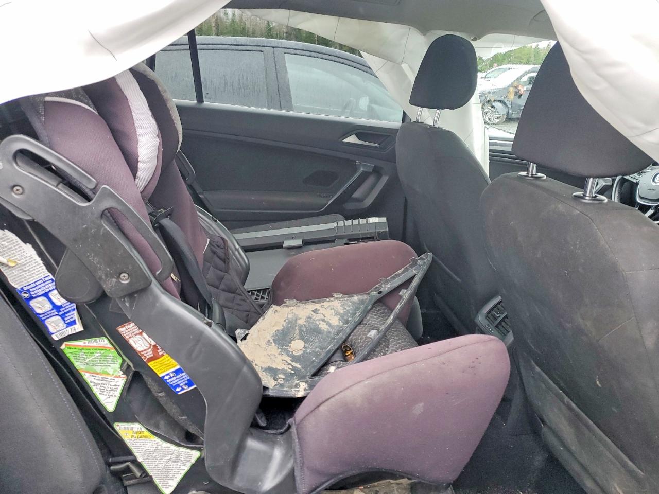 2021 VOLKSWAGEN Tiguan VIN 3VV2B7AXXMM077258 photo 11