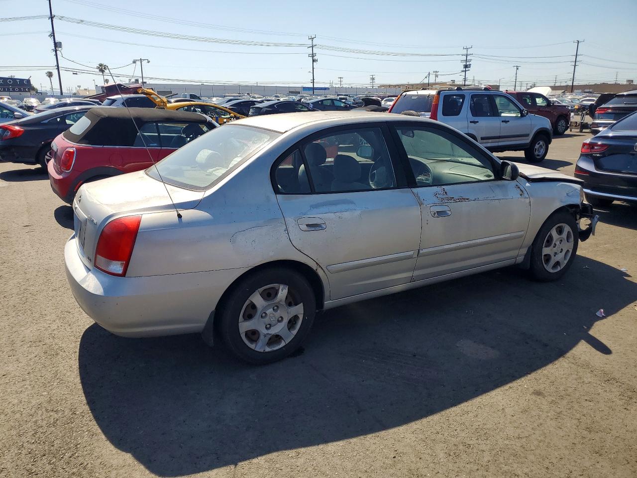 2002 Hyundai Elantra VIN KMHDN45D52U405641 photo 3