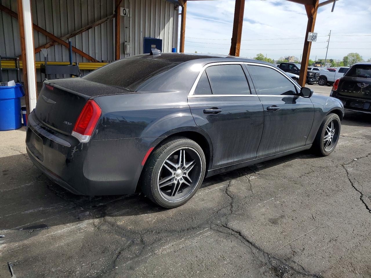 2015 CHRYSLER 300 VIN 2C3CCARG0FH830979 photo 3